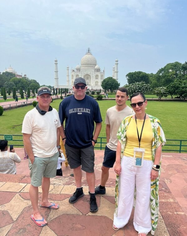 Taj Mahal at Dawn – Exclusive Sunrise Trip