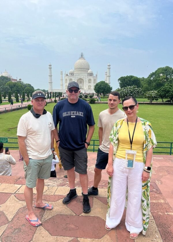 Taj Mahal at Dawn – Exclusive Sunrise Trip